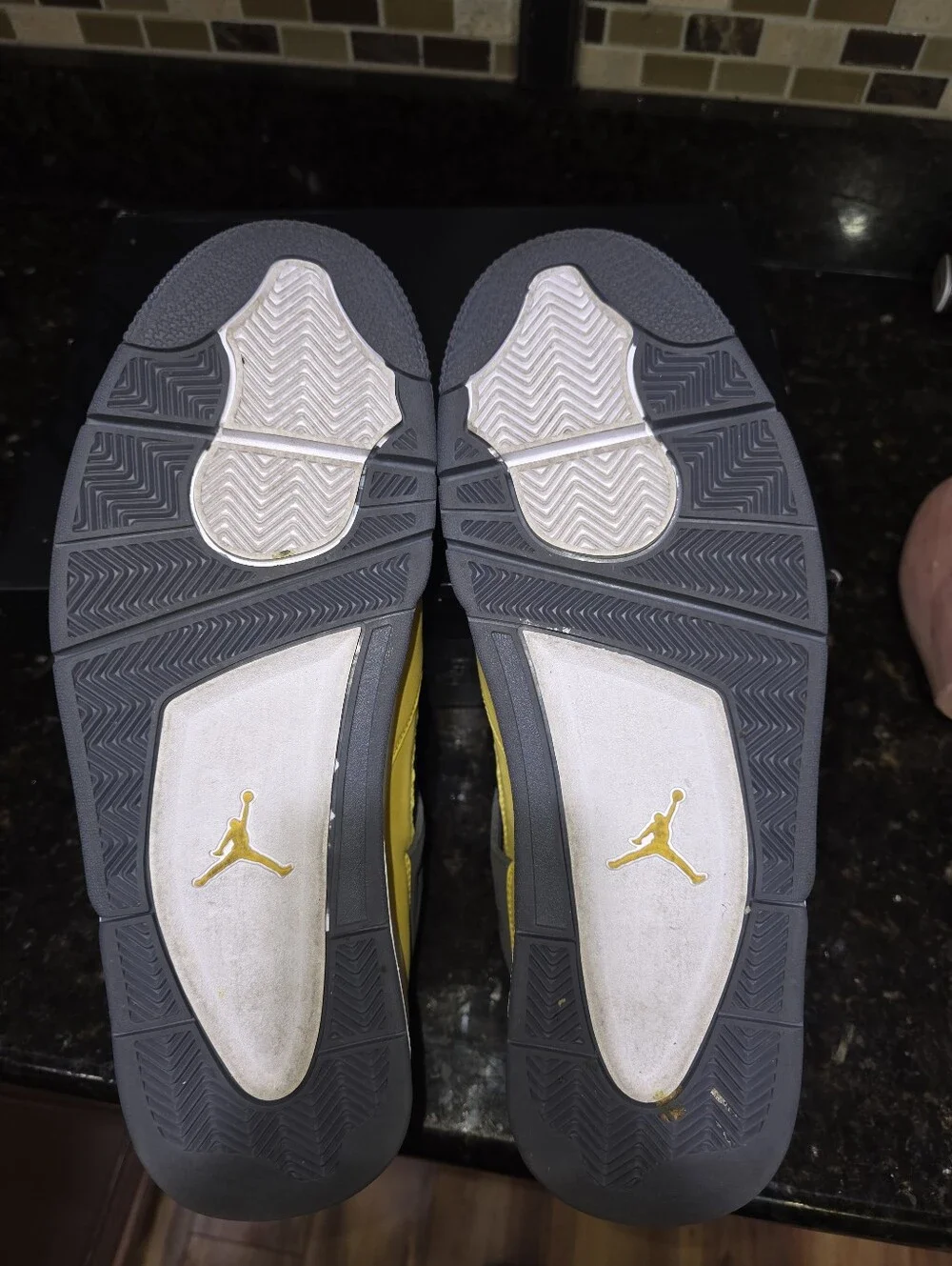Air Jordan 4 Retro ♤ Lightning Yellow ♤ Size 13 ♤ CT8527-700 ♤ AUTHENTICATED